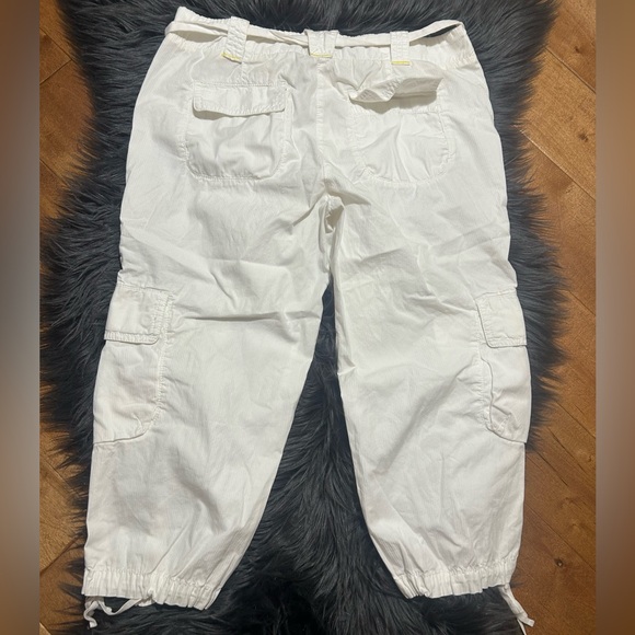 J. Crew City Fit Cargo Tie Leg Hem Capri
Cargo Pants with Drawstring Waist Sz 2 - Picture 2 of 3